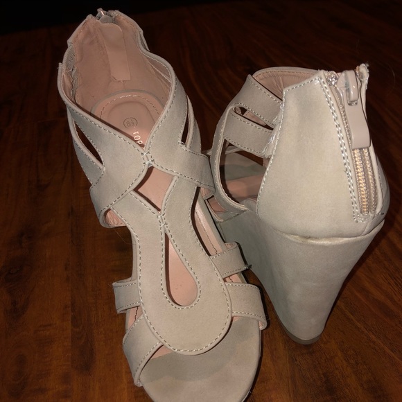 Lindy-3 Platform Sandals by Top Moda - Picture 7 of 8